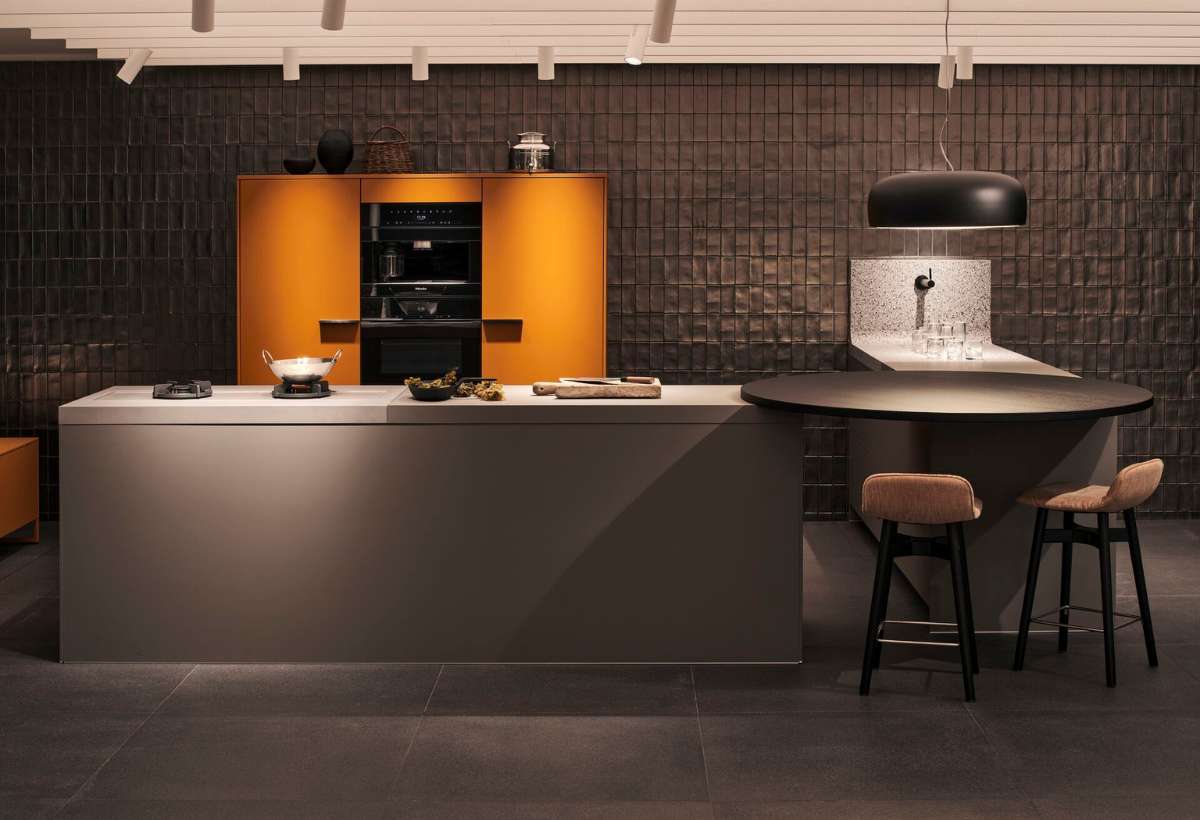 Mạnh mẽ và rực rỡ 2